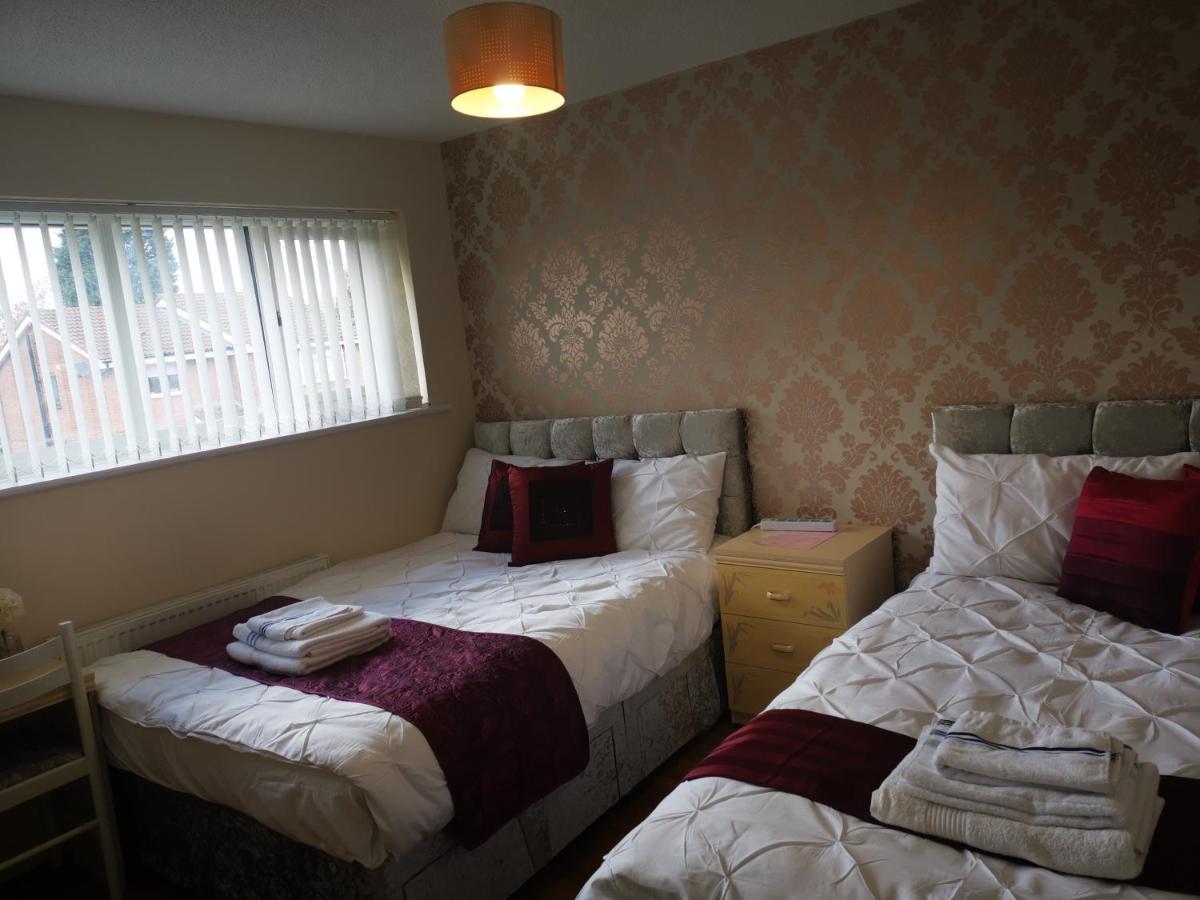 Brigstock Holidays House マンチェスター エクステリア 写真