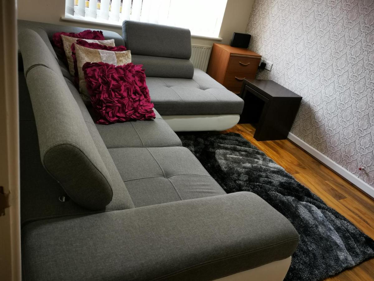 Brigstock Holidays House マンチェスター エクステリア 写真