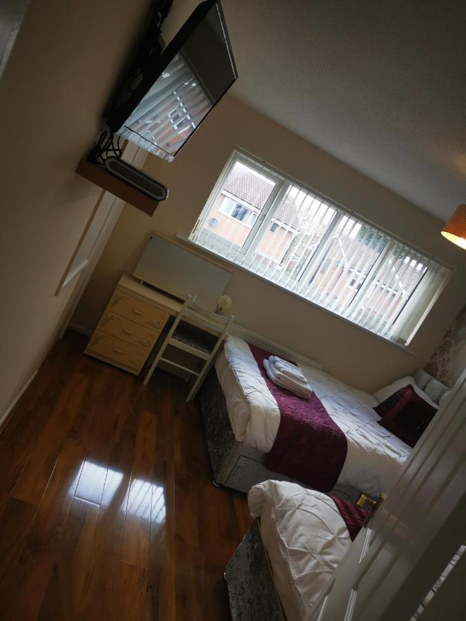 Brigstock Holidays House マンチェスター エクステリア 写真