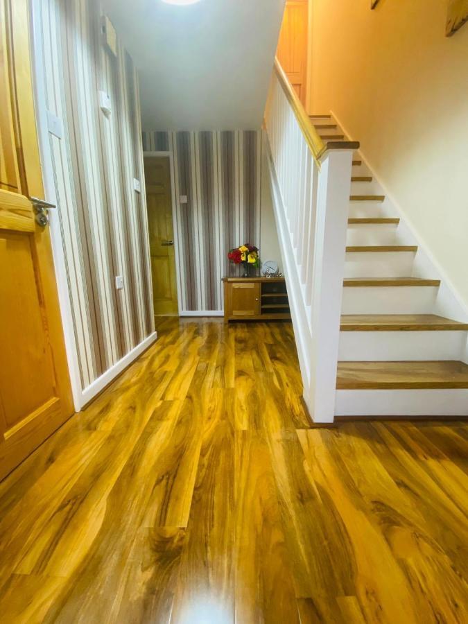 Brigstock Holidays House マンチェスター エクステリア 写真