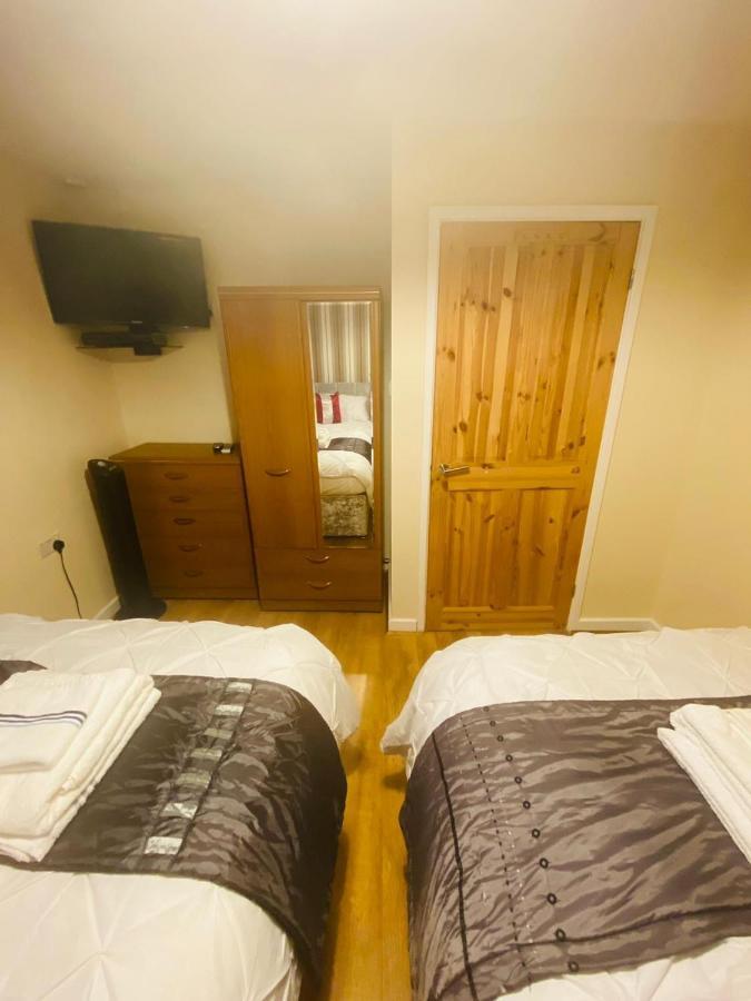Brigstock Holidays House マンチェスター エクステリア 写真