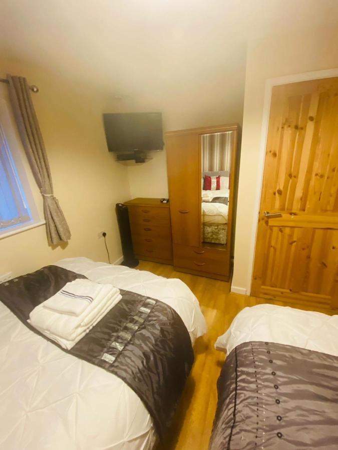 Brigstock Holidays House マンチェスター エクステリア 写真